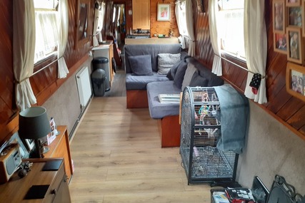 Colecraft 60ft Narrowboat called Wobbles