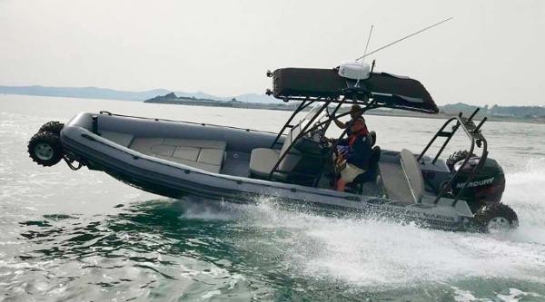 8.4 M Amphibious - Ocean Craft Marine