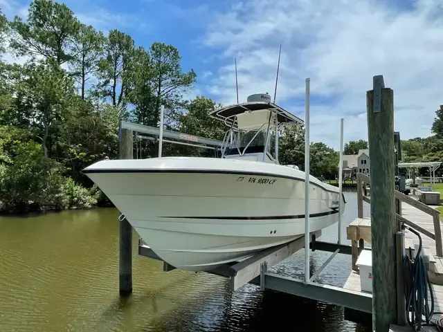 Hydra Sports 24 Center Console