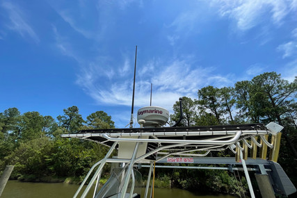 Hydra Sports 24 Center Console