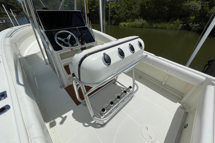 Hydra Sports 24 Center Console