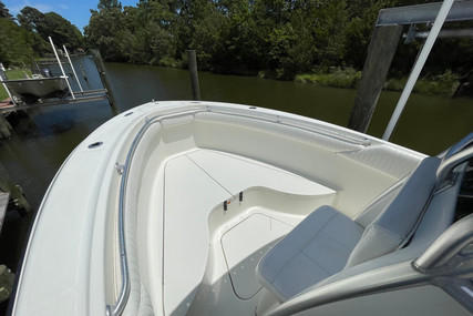 Hydra Sports 24 Center Console