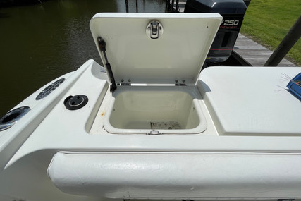 Hydra Sports 24 Center Console