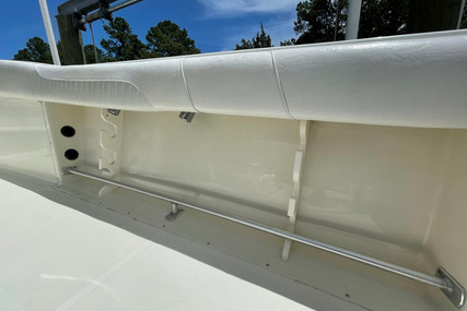 Hydra Sports 24 Center Console