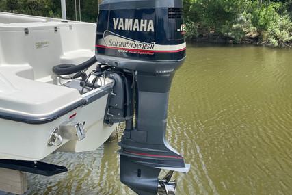 Hydra Sports 24 Center Console