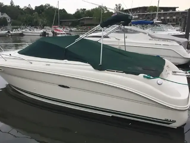 Sea Ray 215 Weekender