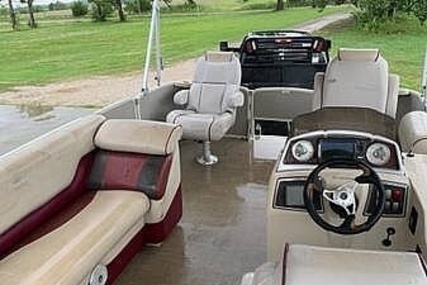 Premier Pontoons 221 explorer