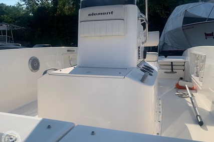 Bayliner Element F18 Center Console