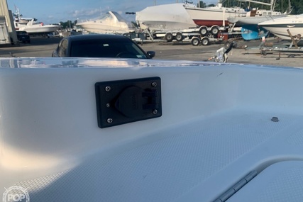 Bayliner Element F18 Center Console