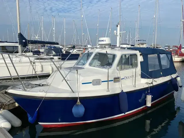 Orkney Boats Pilot House 24