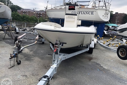 Bayliner Element F18 Center Console