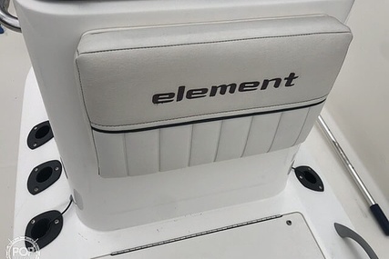 Bayliner Element F18 Center Console