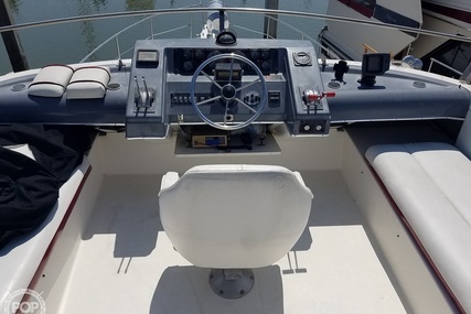 Bayliner 4387 Aft cabin