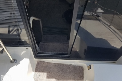 Bayliner 4387 Aft cabin