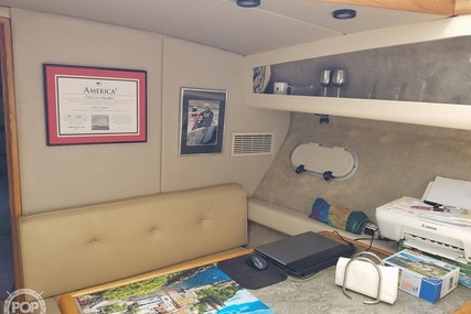 Bayliner 4387 Aft cabin