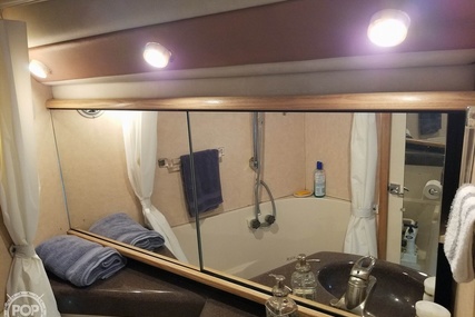 Bayliner 4387 Aft cabin