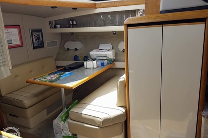 Bayliner 4387 Aft cabin