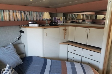 Bayliner 4387 Aft cabin