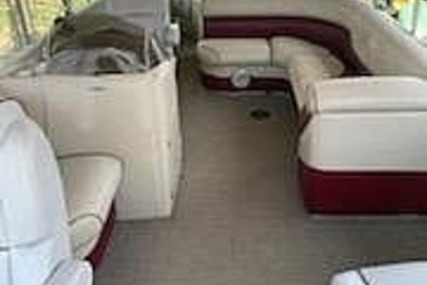 Premier Pontoons 221 explorer