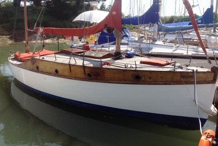 27ft. TRADITIONAL KETCH MOTOR SAILER