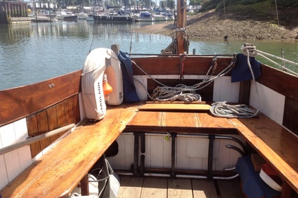 27ft. TRADITIONAL KETCH MOTOR SAILER