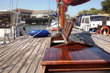 27ft. TRADITIONAL KETCH MOTOR SAILER