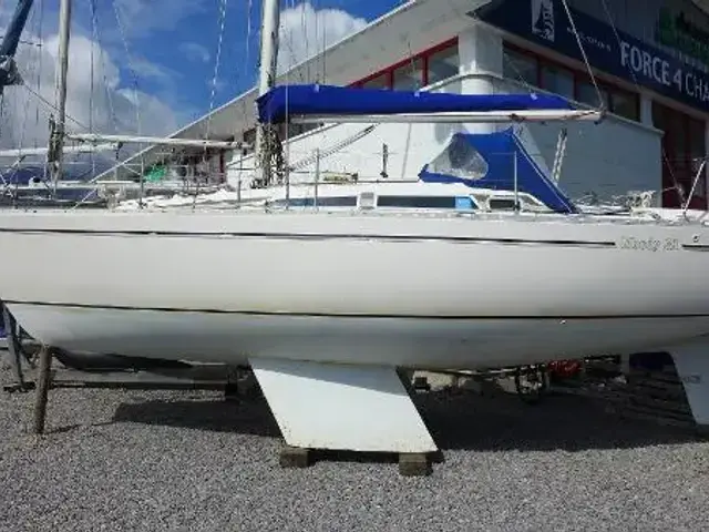 Moody 31 MkII bilge keel