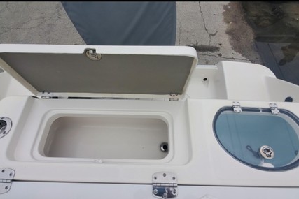 Robalo 2420 Center Console