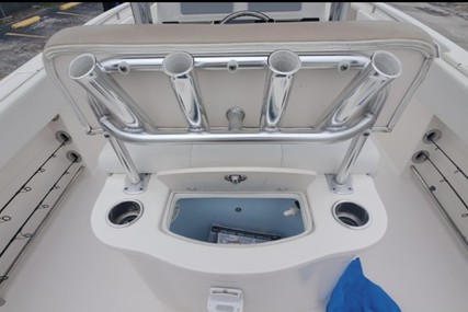 Robalo 2420 Center Console