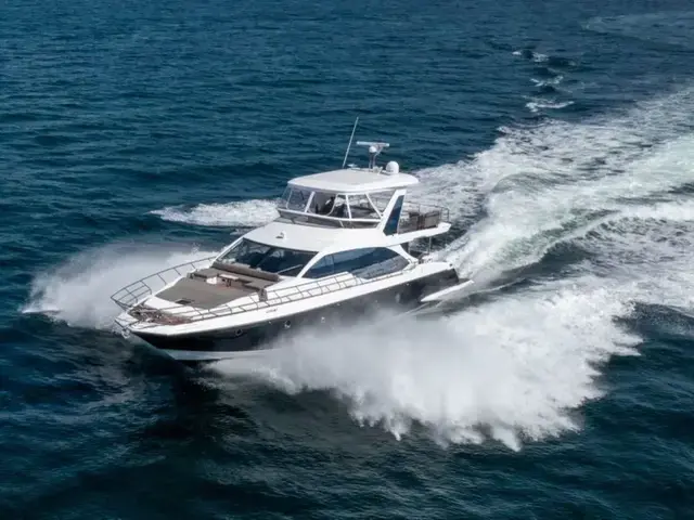 Azimut 66 Fly