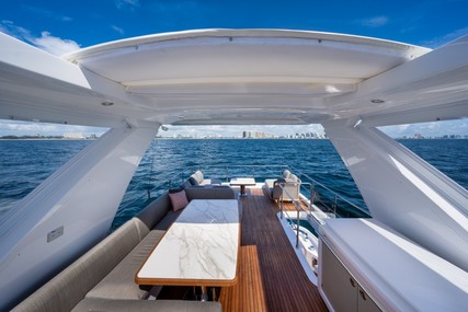 Azimut 66 Fly