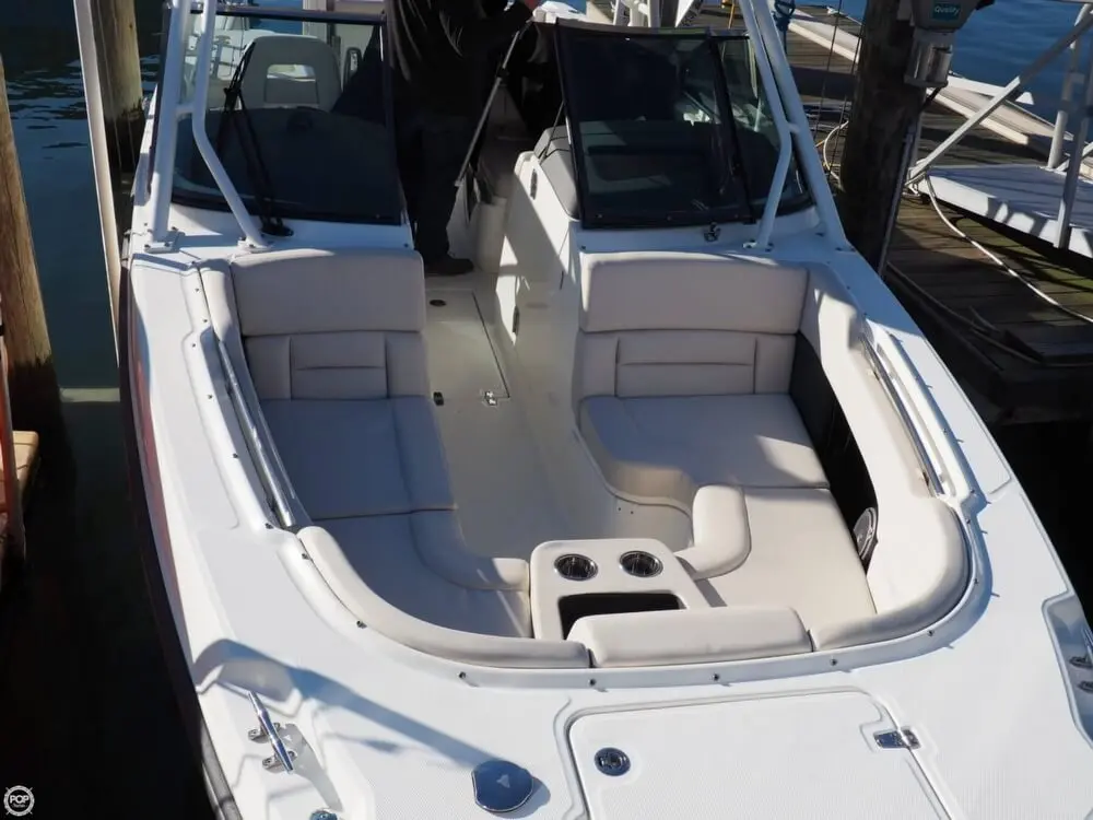 Boston Whaler 270 Vantage