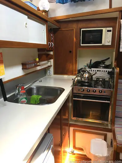 1990 Safe 44 deck saloon