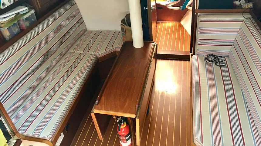 1990 Safe 44 deck saloon