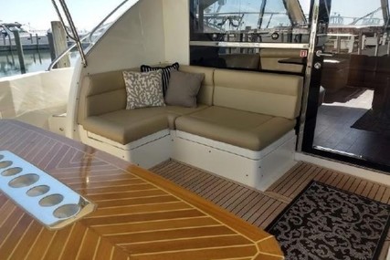 Riviera 5000 Sport Yacht