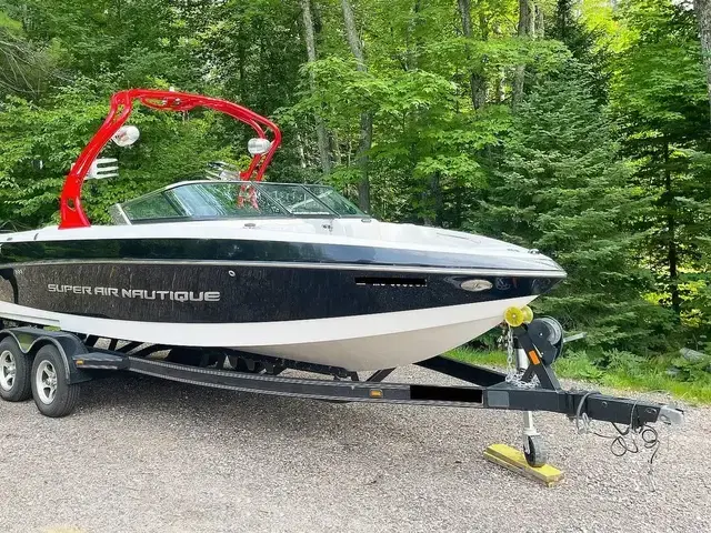 Correct Craft Super Air Nautique 226