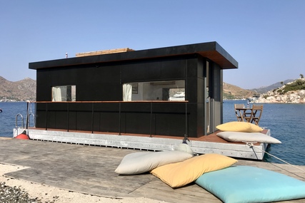 Custom Boats 13 x 26 ft Houseboat