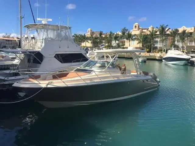 Chris-Craft Launch 38