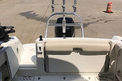 Boston Whaler 230 Vantage