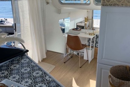 Holiday Mansion Barracuda Coastal Cruiser/Houseboat