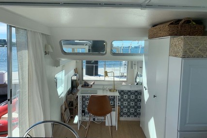 Holiday Mansion Barracuda Coastal Cruiser/Houseboat