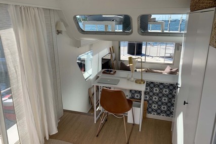 Holiday Mansion Barracuda Coastal Cruiser/Houseboat