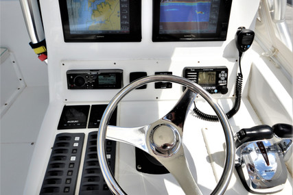 Mako 295 Side Console Cuddy