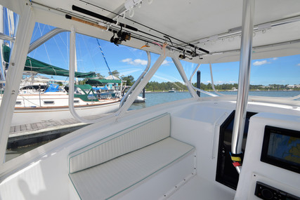 Mako 295 Side Console Cuddy