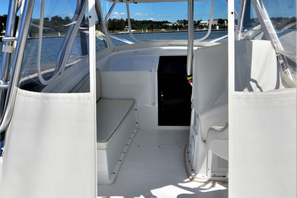 Mako 295 Side Console Cuddy