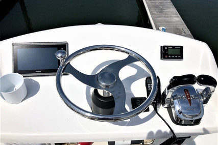 Mako 295 Side Console Cuddy