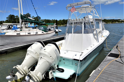 Mako 295 Side Console Cuddy