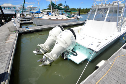 Mako 295 Side Console Cuddy