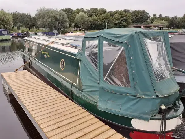 Piper Boats 38ft Narrowboat called Rainbows End