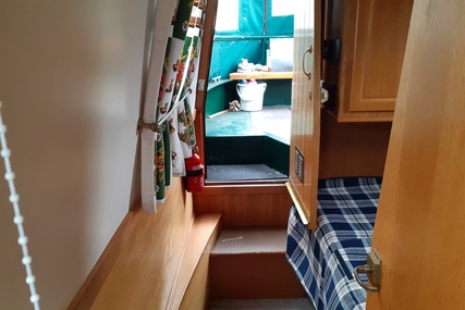 Piper Boats 38ft Narrowboat called Rainbows End